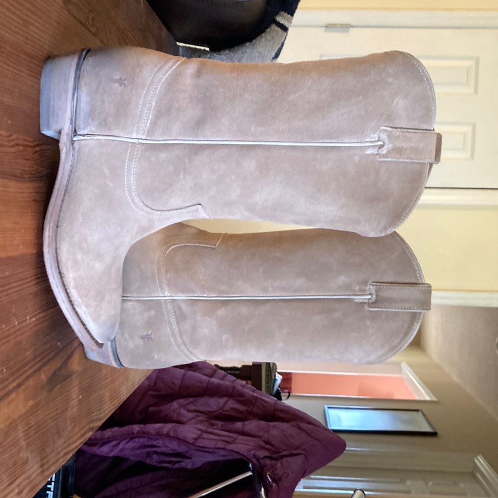 Tan suede Frye Billy pullon boots. Size 7